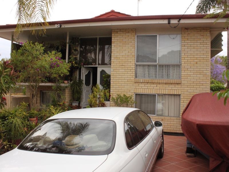 86 Central Street, Labrador QLD 4215