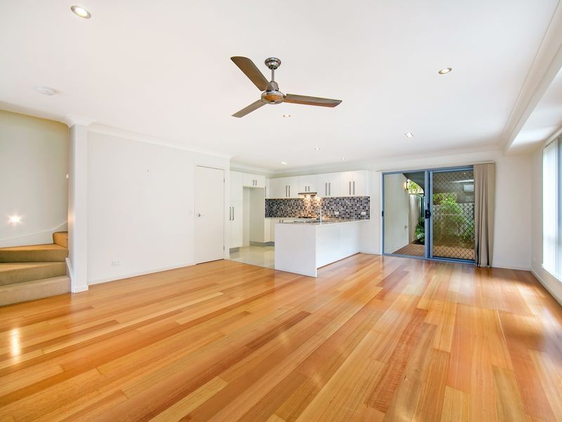 1/16 Wynflo Street, Labrador QLD 4215
