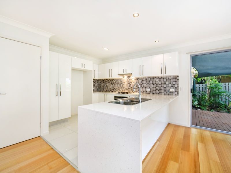 1/16 Wynflo Street, Labrador QLD 4215