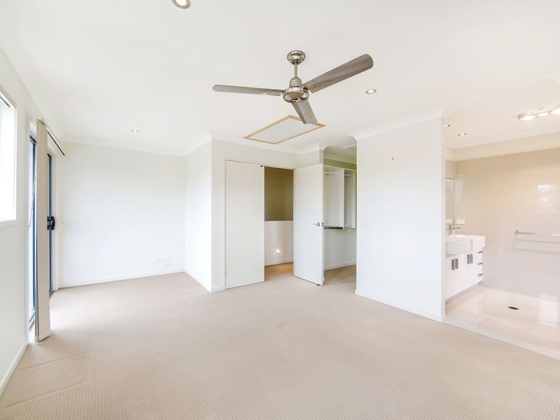 1/16 Wynflo Street, Labrador QLD 4215
