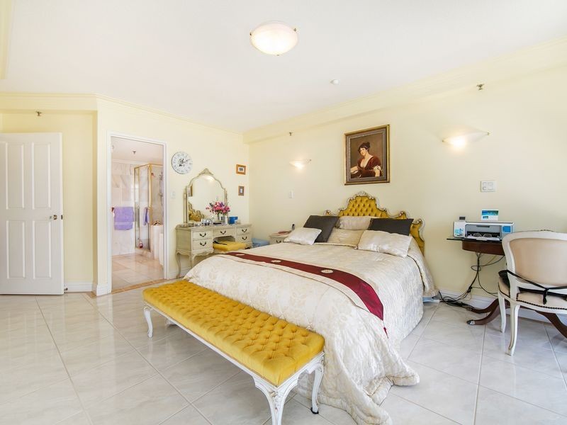 14A/5 Bayview Street, Runaway Bay QLD 4216