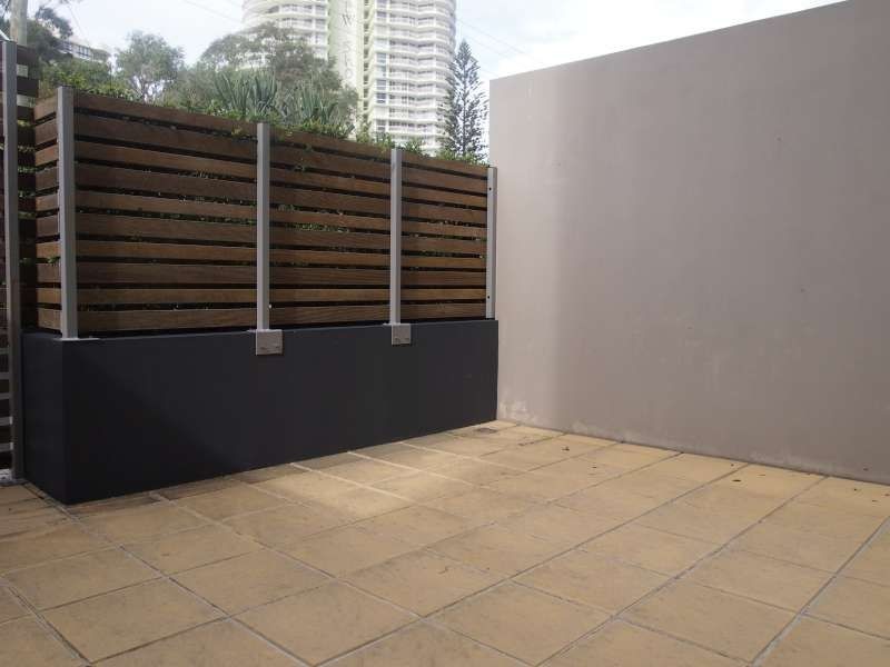 18/12 Bayview Street, Runaway Bay QLD 4216