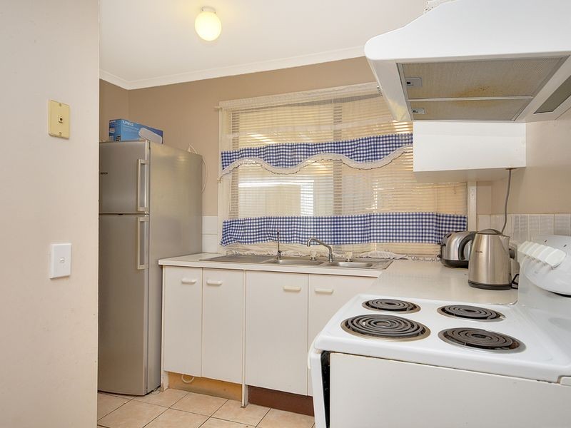 1/191 Olsen Avenue, Labrador QLD 4215