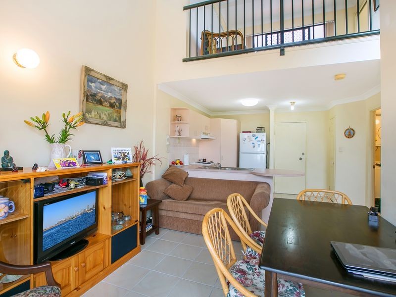 12/143 Frank Street, Labrador QLD 4215