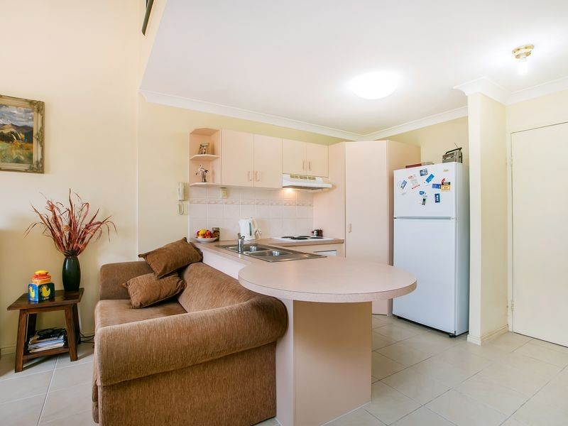 12/143 Frank Street, Labrador QLD 4215