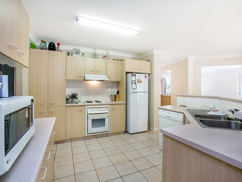 212 Napper Road, Parkwood QLD 4214