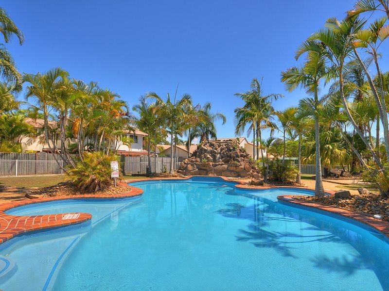 19/2 St Kevins Avenue, Benowa QLD 4217