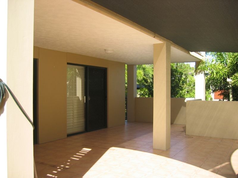 1/31 Middle Street, Labrador QLD 4215