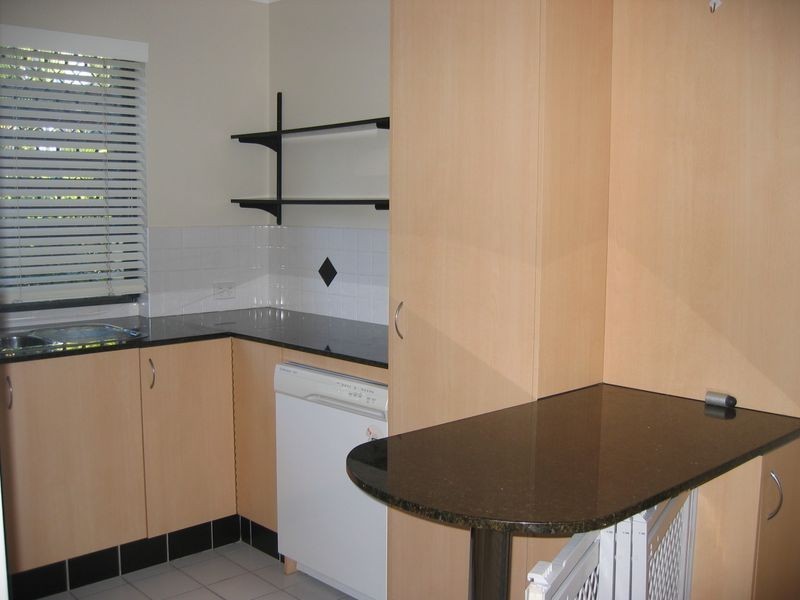 1/31 Middle Street, Labrador QLD 4215