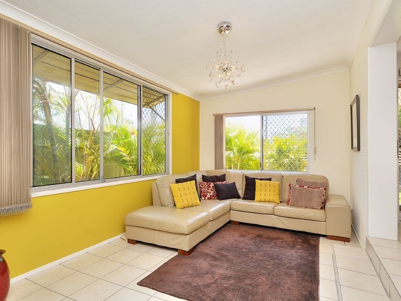 80 Morala Avenue, Runaway Bay QLD 4216