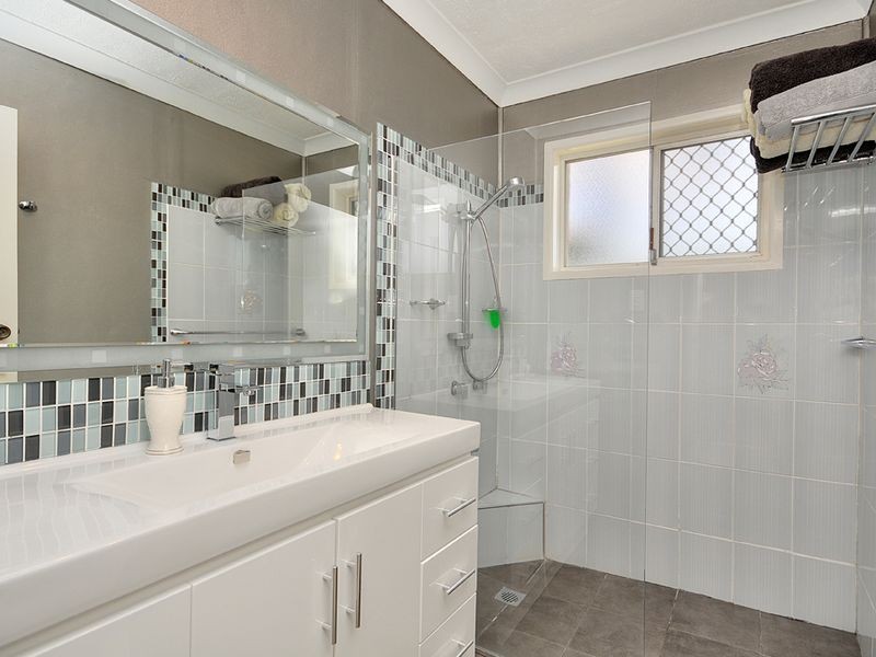 80 Morala Avenue, Runaway Bay QLD 4216