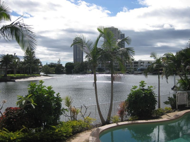 4/11 Taylor Street, Biggera Waters QLD 4216