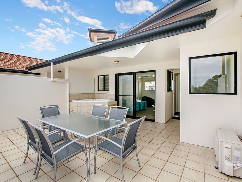 320/392 Marine Parade, Labrador QLD 4215