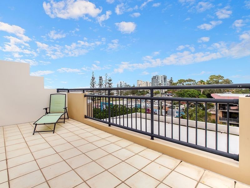 320/392 Marine Parade, Labrador QLD 4215