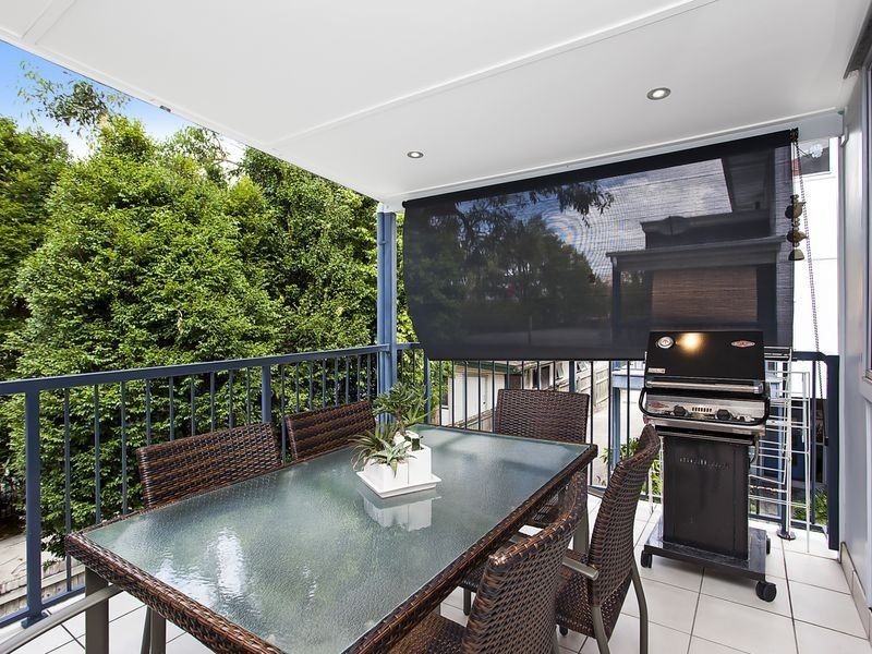 6/29 Proud Street, Labrador QLD 4215