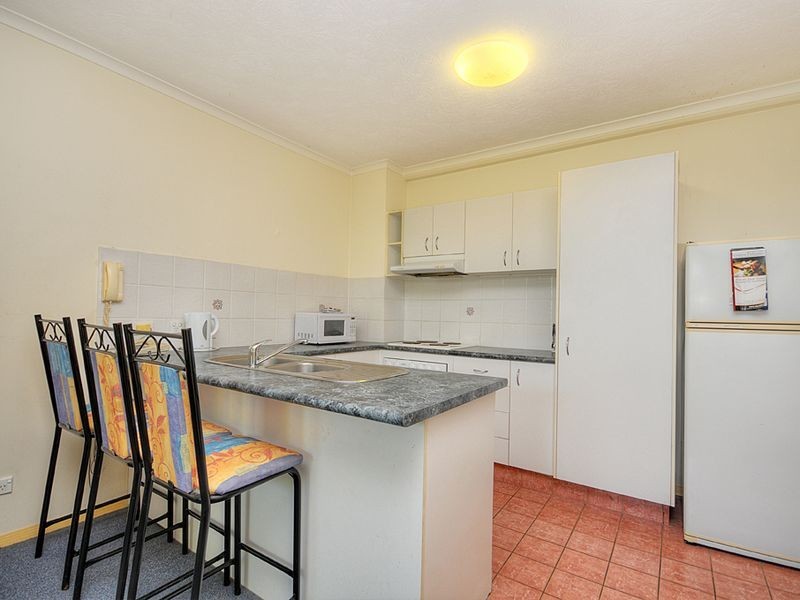 20/10-12 Bath Street, Labrador QLD 4215