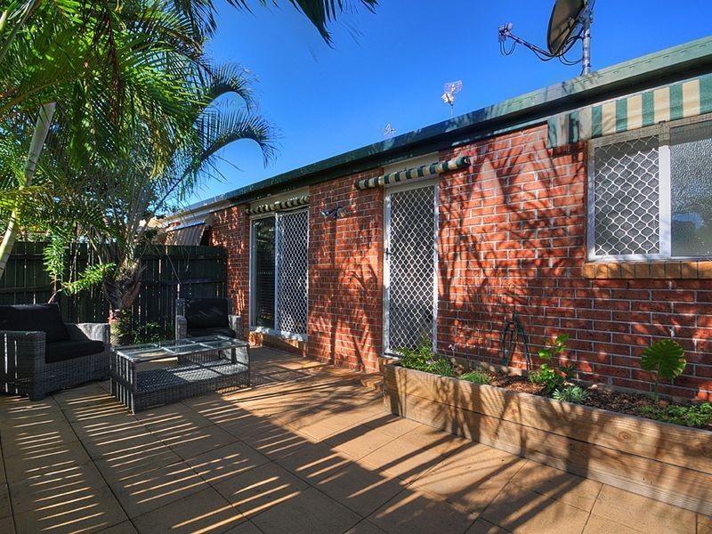 1/68 Brown Street, Labrador QLD 4215