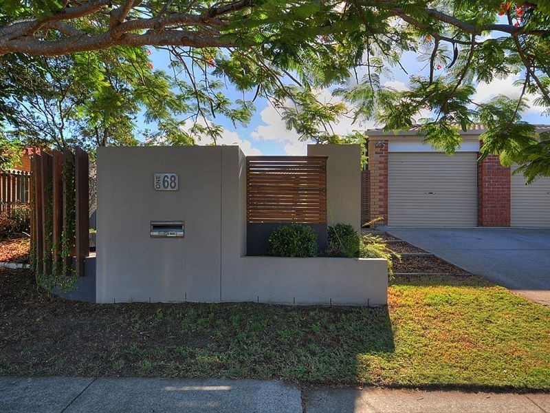 1/68 Brown Street, Labrador QLD 4215