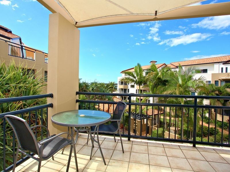 317/392 Marine Parade, Labrador QLD 4215
