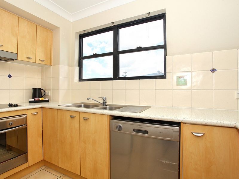 317/392 Marine Parade, Labrador QLD 4215