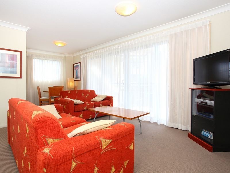 317/392 Marine Parade, Labrador QLD 4215