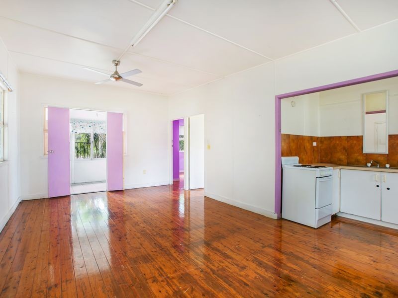 7 Sunshine Court, Labrador QLD 4215