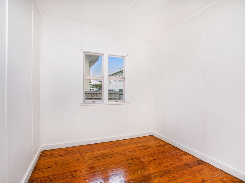 7 Sunshine Court, Labrador QLD 4215