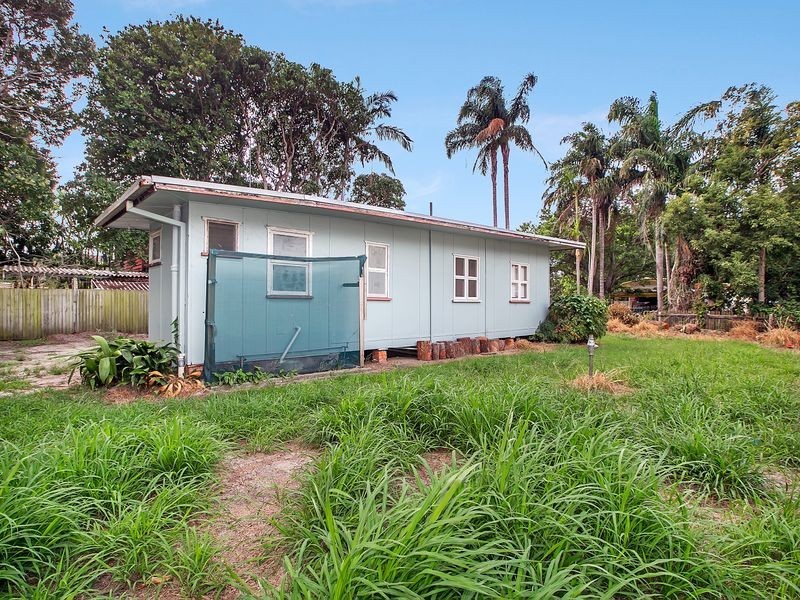 7 Sunshine Court, Labrador QLD 4215