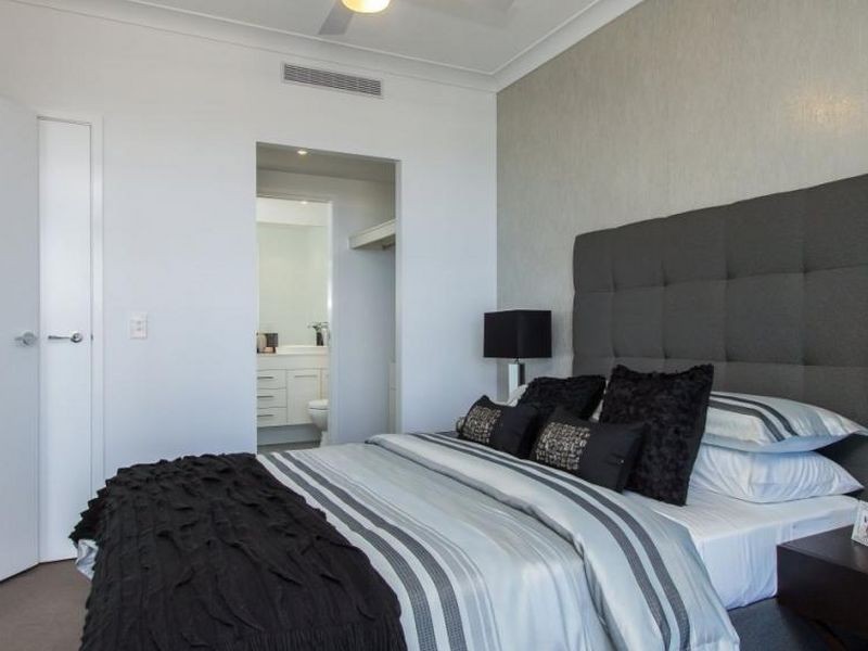 Cnr Imperial Parade & Labrador Street, Labrador QLD 4215