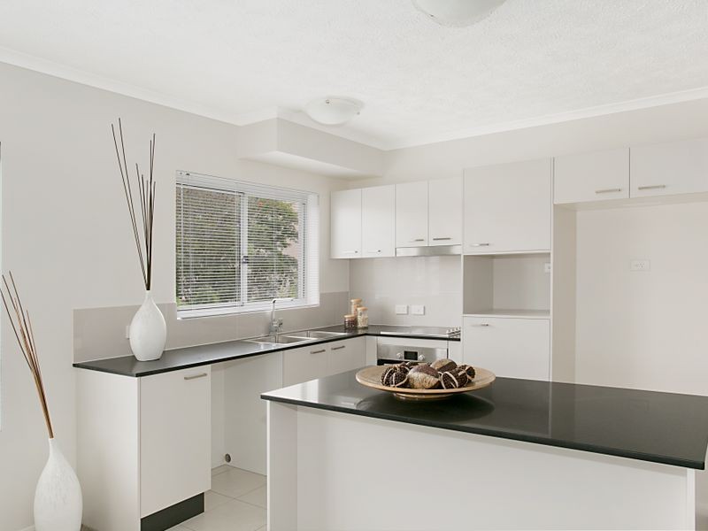 77 Brighton Street, Biggera Waters QLD 4216