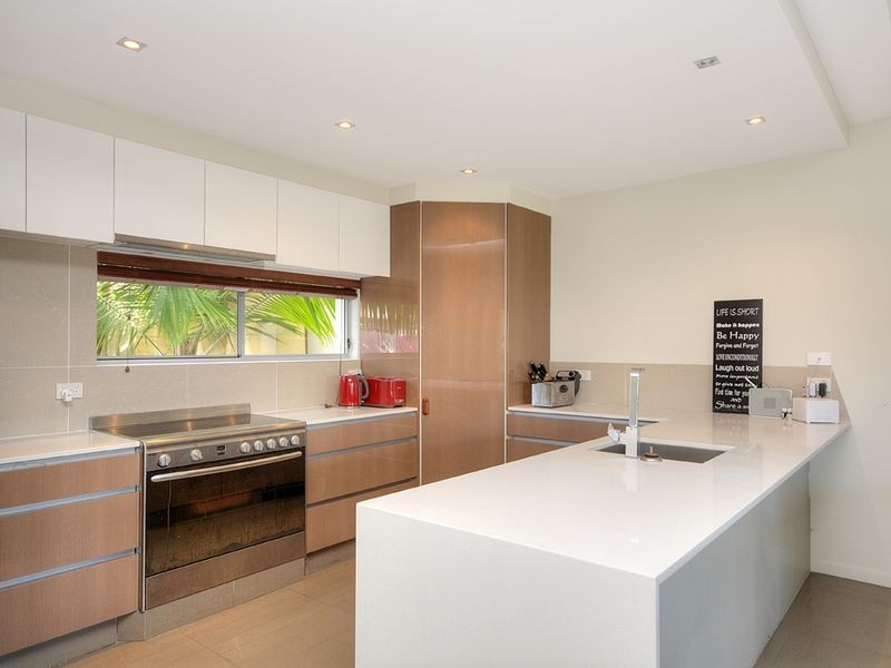 1 & 2/46 Compass Drive, Biggera Waters QLD 4216