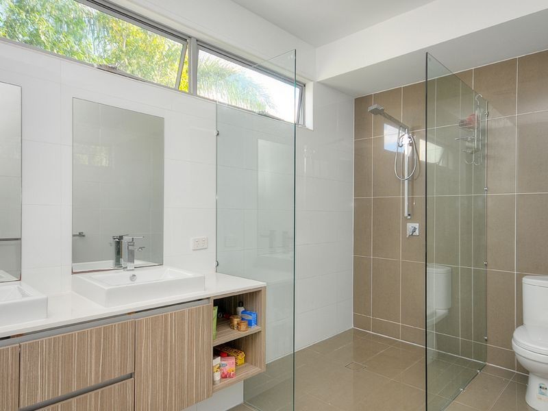 1 & 2/46 Compass Drive, Biggera Waters QLD 4216