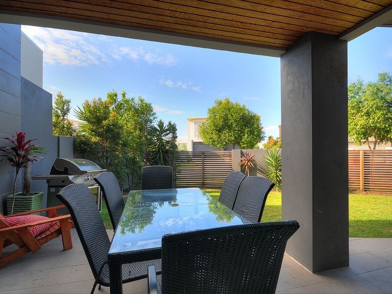 1 & 2/46 Compass Drive, Biggera Waters QLD 4216