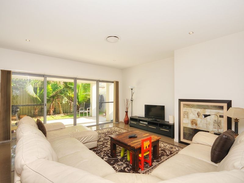 1 & 2/46 Compass Drive, Biggera Waters QLD 4216