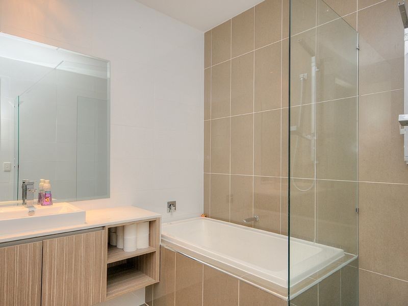 1 & 2/46 Compass Drive, Biggera Waters QLD 4216