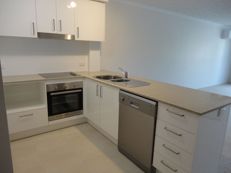 8-10 Ahern Street, Labrador QLD 4215