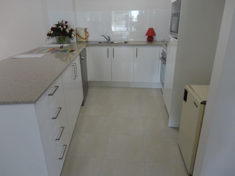 8-10 Ahern Street, Labrador QLD 4215