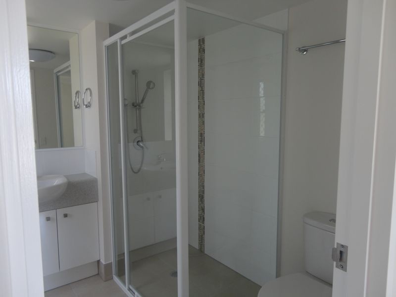 8-10 Ahern Street, Labrador QLD 4215