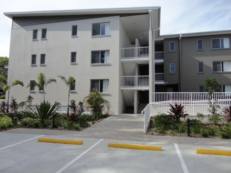 8-10 Ahern Street, Labrador QLD 4215