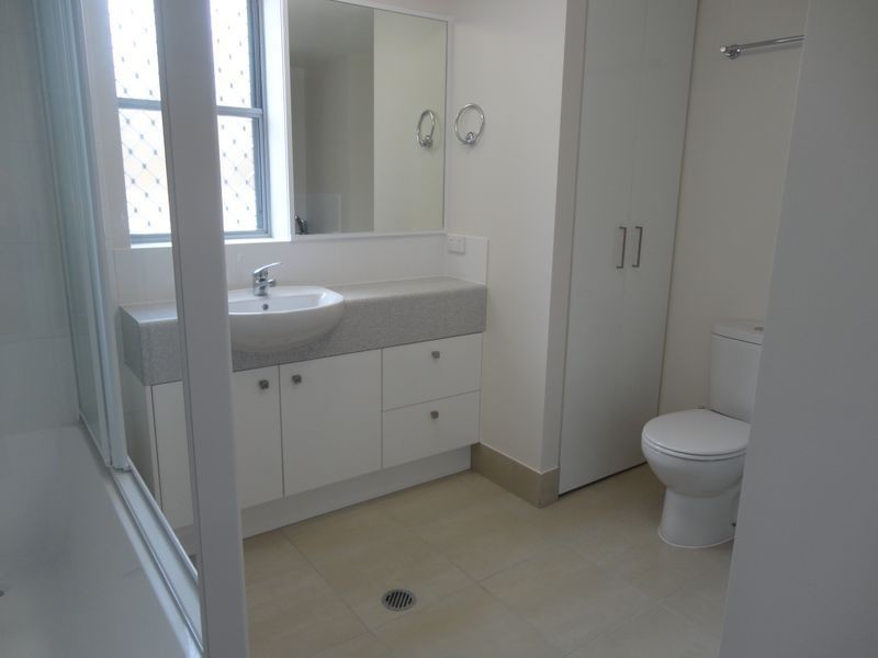 8-10 Ahern Street, Labrador QLD 4215