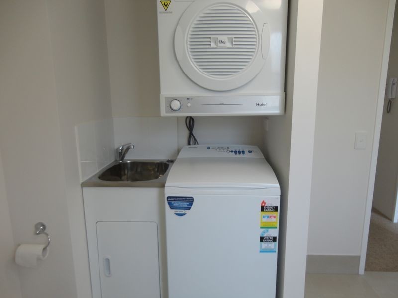 8-10 Ahern Street, Labrador QLD 4215