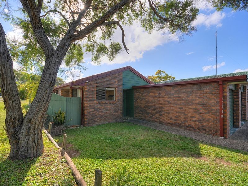 2/207 Central Street, Labrador QLD 4215