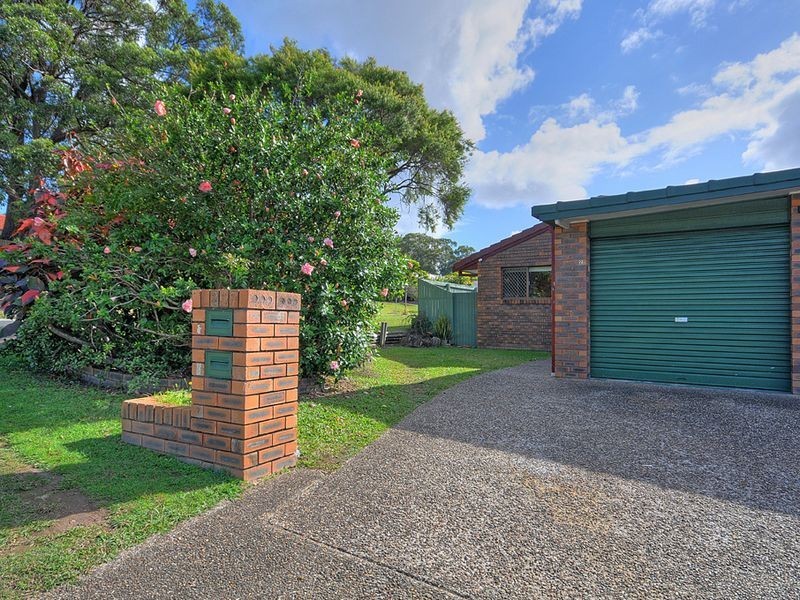 2/207 Central Street, Labrador QLD 4215
