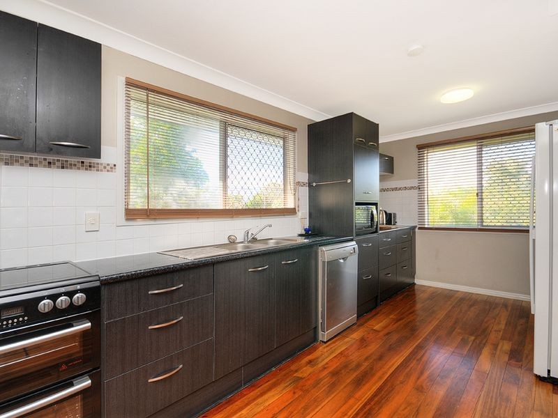 6 Oatley Place, Southport QLD 4215