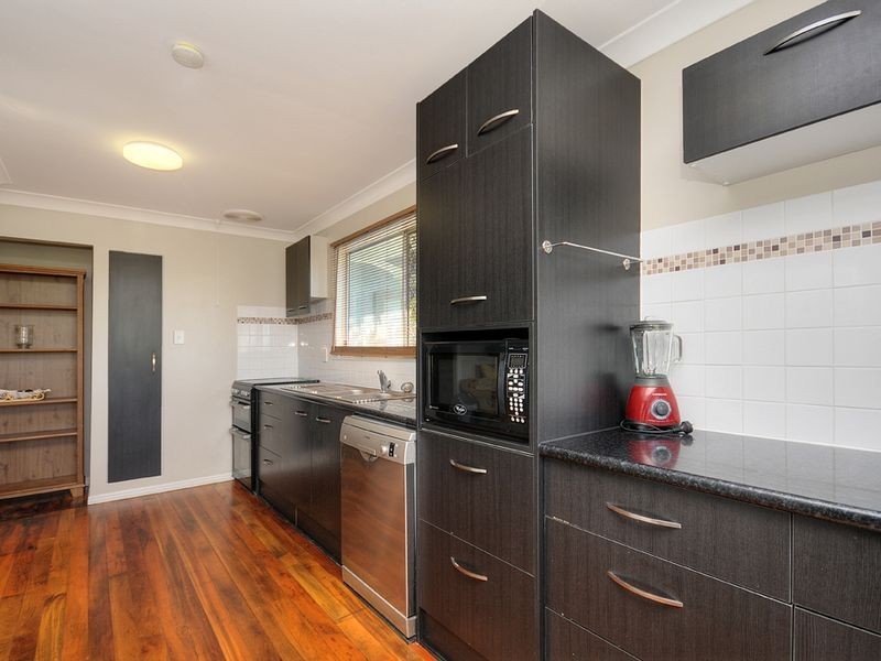 6 Oatley Place, Southport QLD 4215