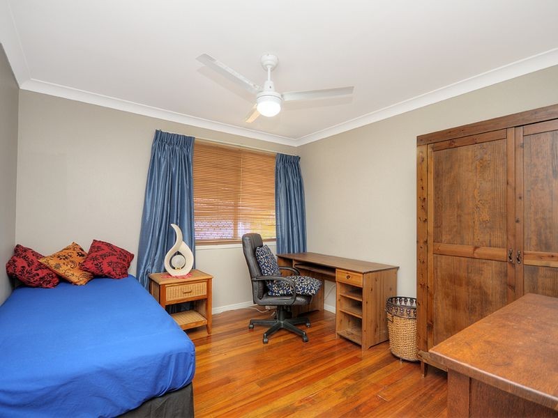 6 Oatley Place, Southport QLD 4215