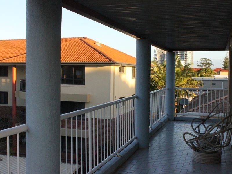 15/111 Frank Street, Labrador QLD 4215