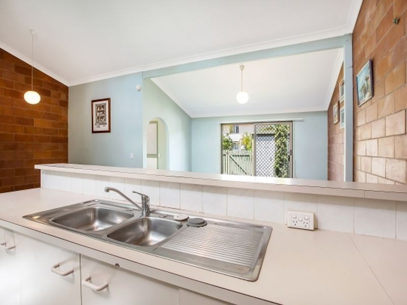 6/111 Little Usher Avenue, Labrador QLD 4215