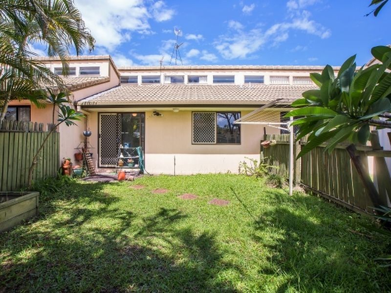 6/111 Little Usher Avenue, Labrador QLD 4215