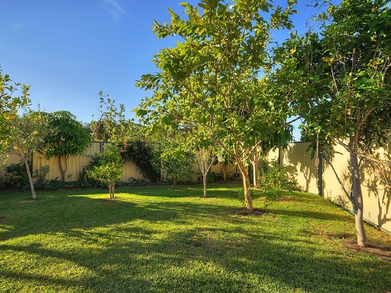 1/19 Riccarton Place, Labrador QLD 4215